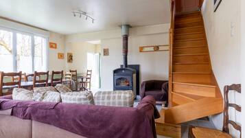 Télévision, lecteur de DVD, chaîne hi-fi