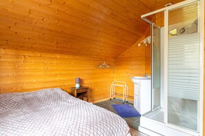 5 habitaciones y tabla de planchar con plancha 