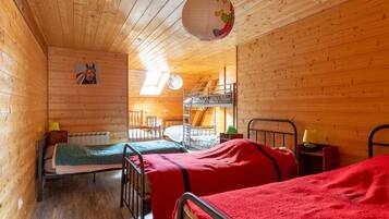 5 chambres, fer et planche Ă repasser