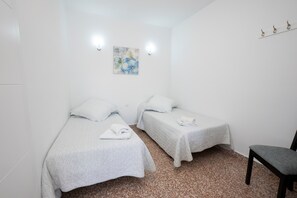 2 habitaciones, tabla de planchar con plancha y wifi gratis 