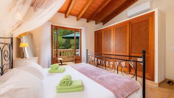 2 chambres, fer et planche Ă repasser, Wi-Fi gratuit, draps fournis