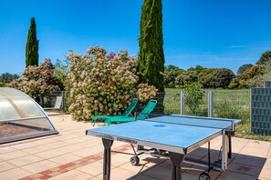 Terrace/patio - Gîte spacieux au bord de la rivière-maison abricot (Aspiran)