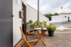 屋外ダイニングエリア