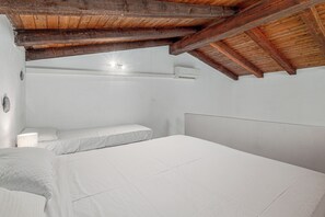 2 Schlafzimmer, Bügeleisen/Bügelbrett, Bettwäsche