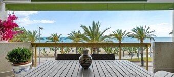 Apartment 'Pelicano' with Sea View, Wi-Fi and Air Conditioning