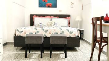1 bedroom, free WiFi, bed sheets