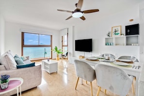 TV - Apartment 'Almar Suite' with Sea View, Wi-Fi and Air Conditioning (Altea)