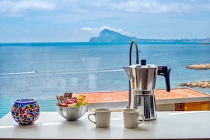 Outdoor dining - Apartment 'Almar Suite' with Sea View, Wi-Fi and Air Conditioning (Altea)
