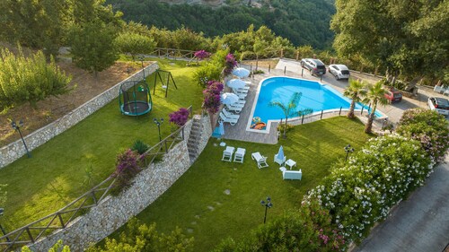 Villa 'Arcaloro Resort' with Sea View, Shared Pool and Wi-Fi