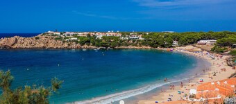 Holiday Home "Maison Menorca" with Sea View, Shared Pool & Wi-Fi