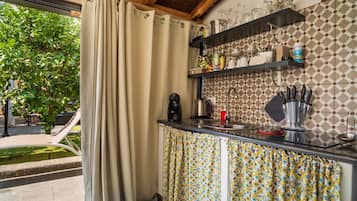 Fridge, microwave, stovetop, coffee/tea maker