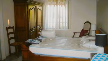 4 bedrooms, free WiFi, bed sheets
