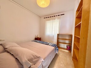 3 bedrooms, iron/ironing board, free WiFi, bed sheets - House 'El Faro' with sea views, Wi-Fi and air conditioning (La Herradura)