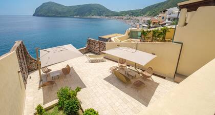 Villa 'Chiara' close to the Beach with Sea View & Terrace