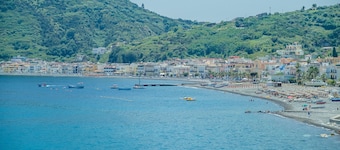 Villa 'Chiara' close to the Beach with Sea View & Terrace