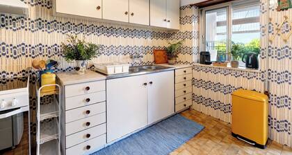 Ferienwohnung 'Retro Beach House Moledo' mit Bergblick, WLAN und Klimaanlage