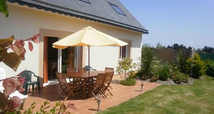 Villa 'Gite Bord de Mer Jacuzzi' with Private Terrace and Wi-Fi