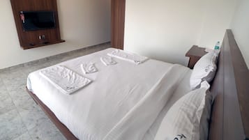 Standard Double Room, City View | Bed sheets, wheelchair access