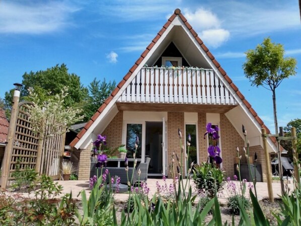 Exterior - Gemütliche Ferienunterkunft mit Viel Privatsphäre in Einem Kleinen Park in Burgerbrug (Burgerbrug)