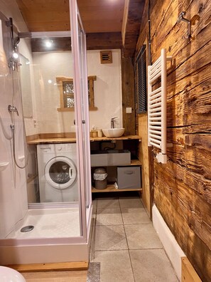 Een douche, zeep