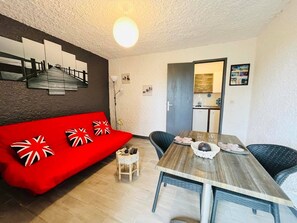 Interior - Cozy Studio with Terrace, Near Beach, Parking Included (Lumio)
