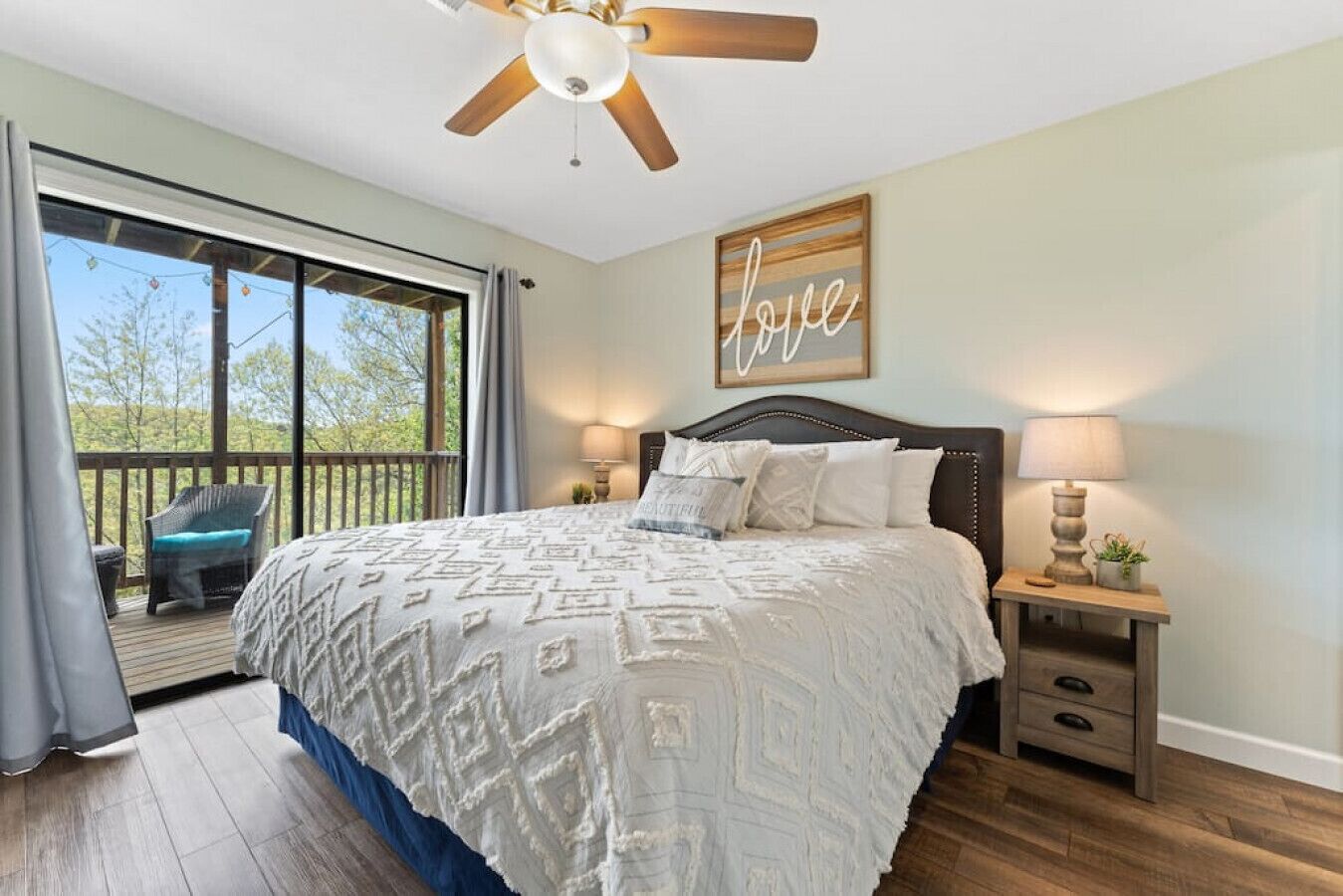 2 soverom, strykejern/-brett, wi-fi (inkludert) og sengetøy