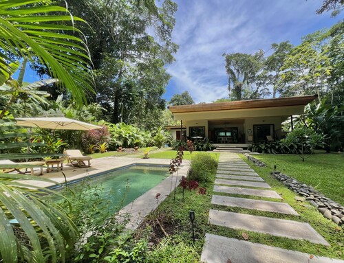 Manzanillo Pool House with FiberOpt