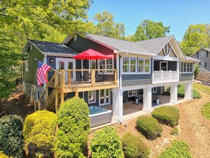 Exterior - Angel’s Envy by Chatuge Home Concierge | 6BR · Sleeps 14 · Lakefront · Hot Tub · Game Room (Hiawasee)