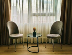 32-inch LED TV with satellite channels, TV, printers - Skymoon Airport Hotel (Arnavutköy)