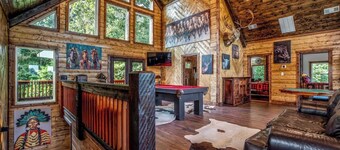 Rustic Luxury Lodge • Elevated Forest Views • Sleeps 18 in Total Comfort