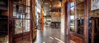 Rustic Luxury Lodge • Elevated Forest Views • Sleeps 18 in Total Comfort