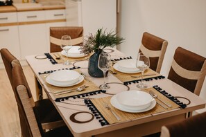 Executive Apartment | In-room dining - Agoston Galgon Holiday Apartments (Timisoara)