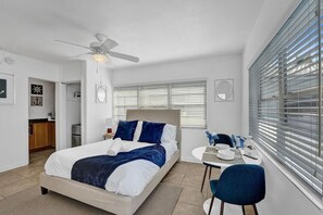 1 habitación, tabla de planchar con plancha, cuna de viaje y wifi