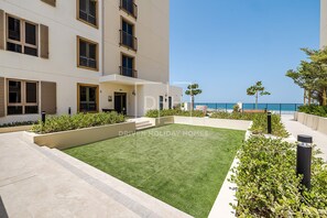 Exterior - Full Sea View 1Bed Le Pont B1 in La Mer (Dubai)