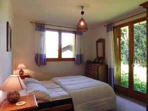 4 bedrooms, free WiFi - Spacious chalet in Crest-Voland - 12 ppl, parking, wifi (Crest-Voland)