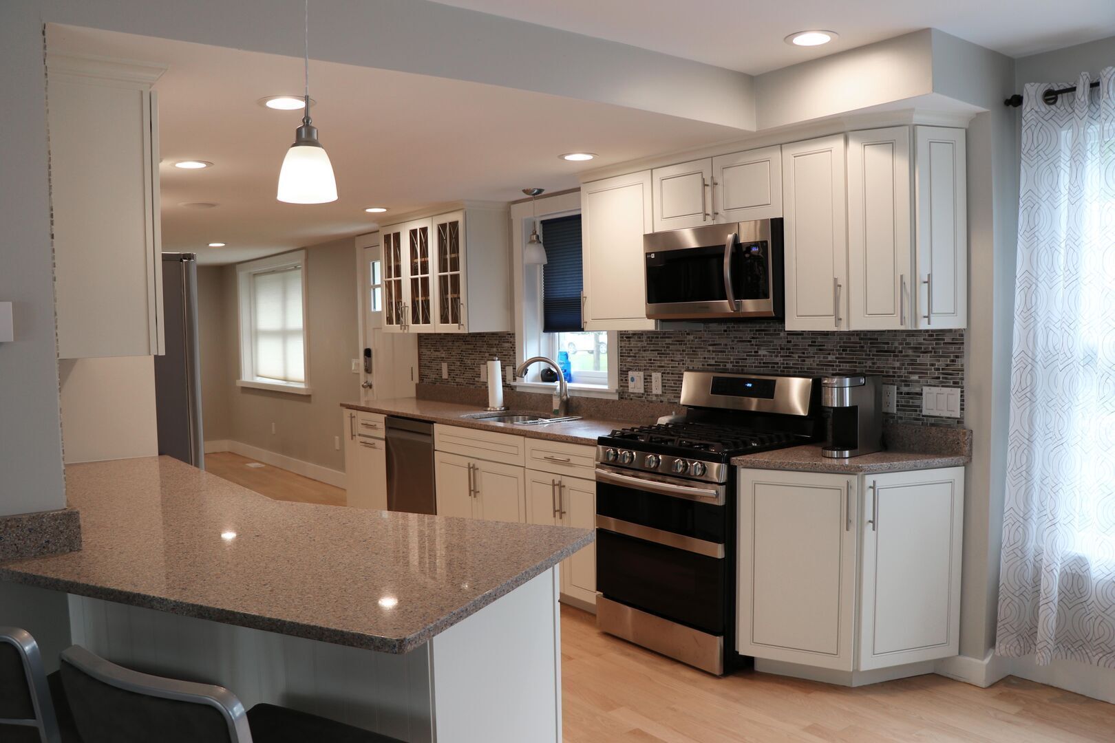 Newly renovated close to local beaches with Central A/C