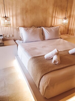 In-room safe, blackout drapes, iron/ironing board, free WiFi - Mani Luxury Suites (East Mani)
