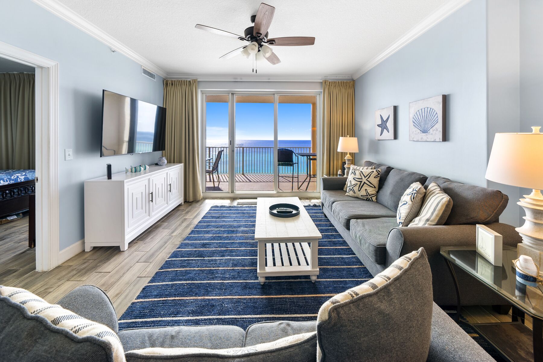 Stop Scrolling! This is the 4/Br You Want! 2 Sets of Beach Chairs!
