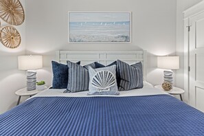 4 slaapkamers, een strijkplank/strijkijzer, internet, beddengoed