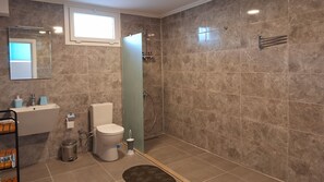 Oda 5 Basic Double Room | Bathroom