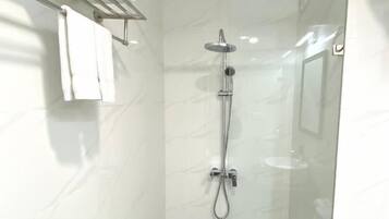 Business Room | Bathroom