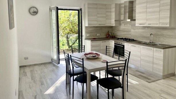 Basic Room | Living area | 32-inch Smart TV with cable channels, TV - The smile of the sun (Sorrento)