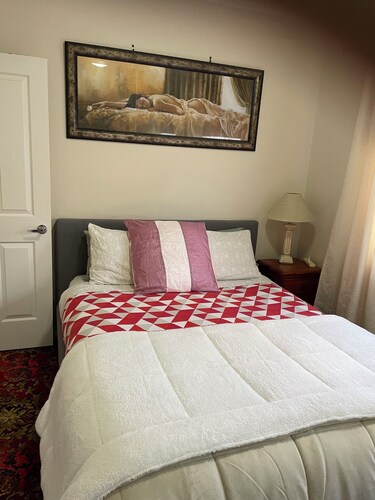 2 bedroom unit in the heart of St Marys