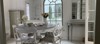 The Coach House, Three Bedrooms, Off Street Parking, Beautiful Views