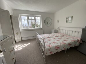 3 Schlafzimmer, Bügeleisen/Bügelbrett, WLAN, Bettwäsche