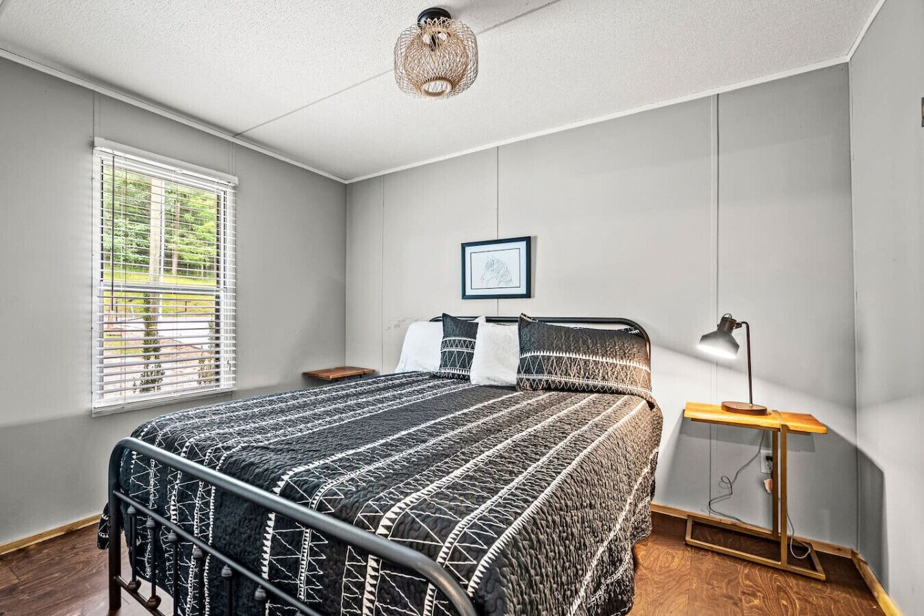 2 bedrooms, desk, free WiFi, bed sheets