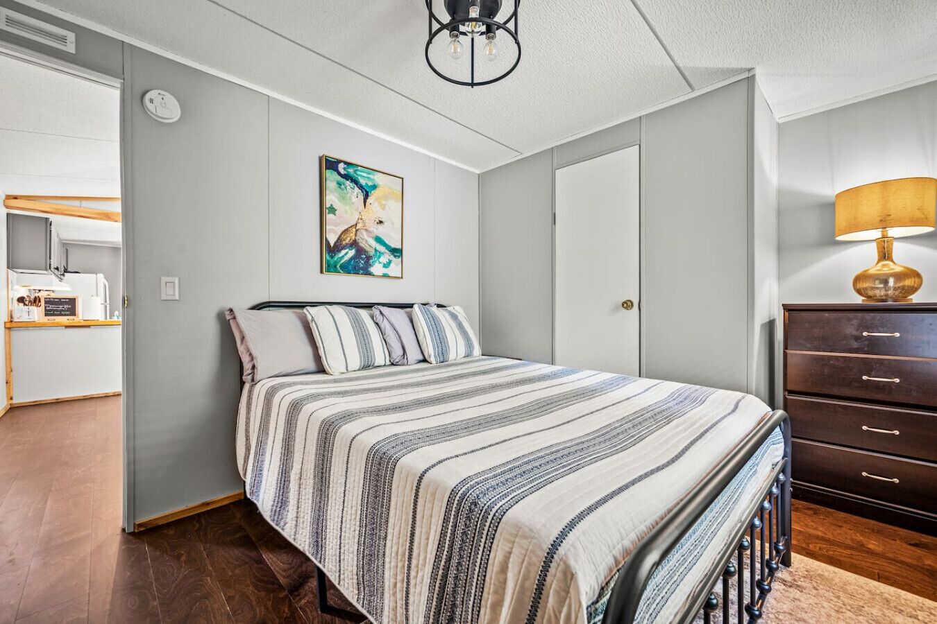 2 bedrooms, desk, free WiFi, bed sheets