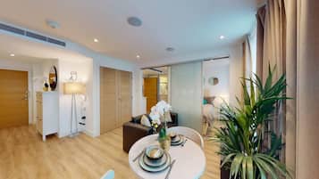 Apartment, 1 Queen Bed with Sofa bed | Dining