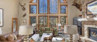 Short walk to downtown, shuttle, hot tub, game room, walk to two parks!