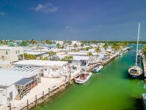 Unclassified image, 4 of 31, button